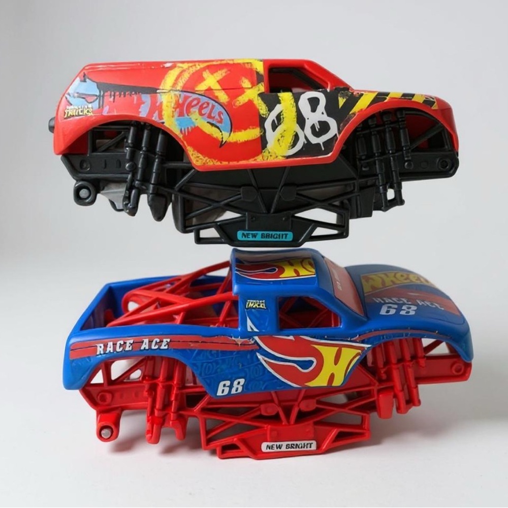 New Bright Monster Truck Hot Wheels Covers Lot Kids Toy Trucks Ramp Blue Red